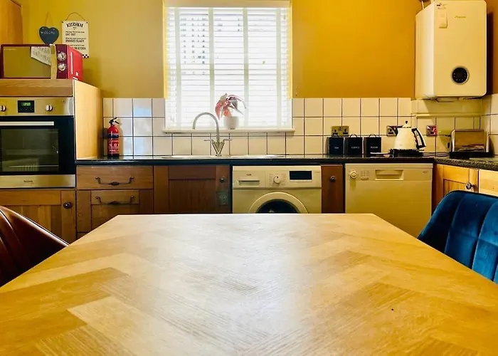 Seafront, Beautiful, Ground Floor Apartment