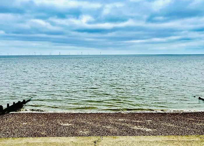 Seafront, Beautiful, Ground Floor Apartment