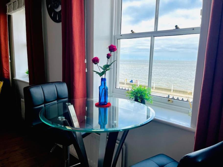 Seafront, Beautiful, Ground Floor * Herne Bay