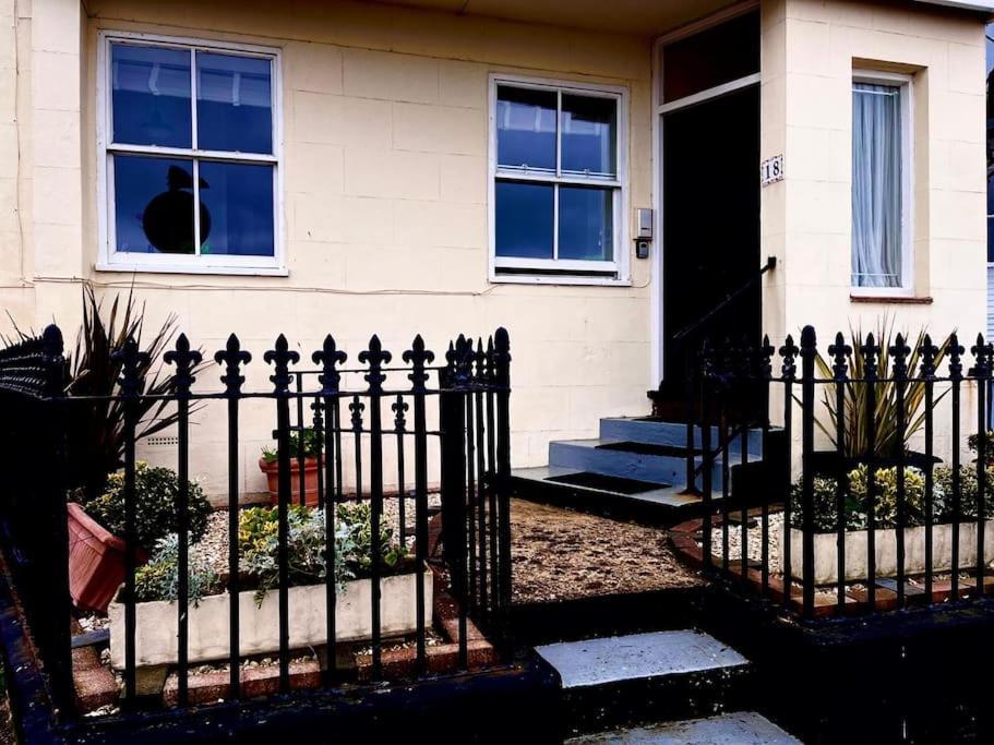 Seafront, Beautiful, Ground Floor * Herne Bay